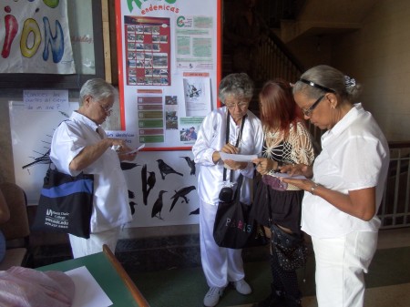 Grandparents (a group called “Renacer”) taking part in a bird knowledge game organized by students in the Biology Department at the University of Havana, Cuba. (Photo courtesy of the University of Havana).
