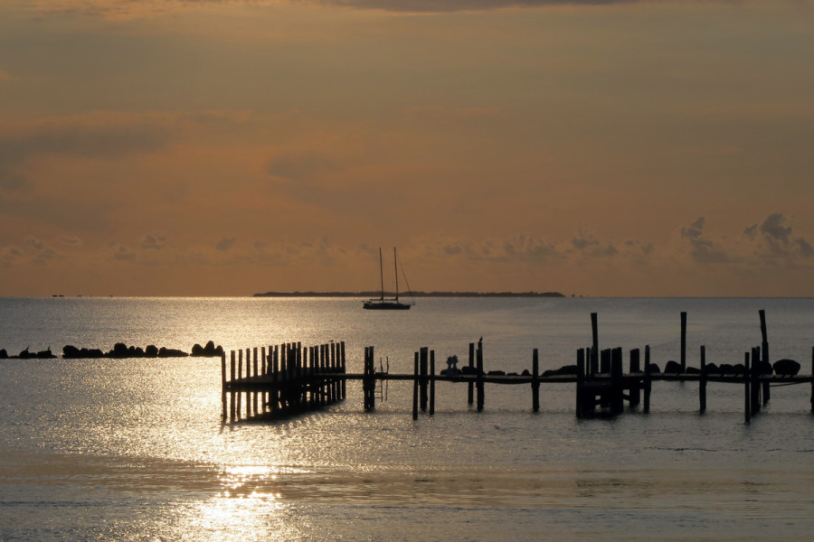Dreamcatcher anchored out at Sunset, Great Guana Cay, Abaco. (Photo © Conservian/ Scott Hecker)
