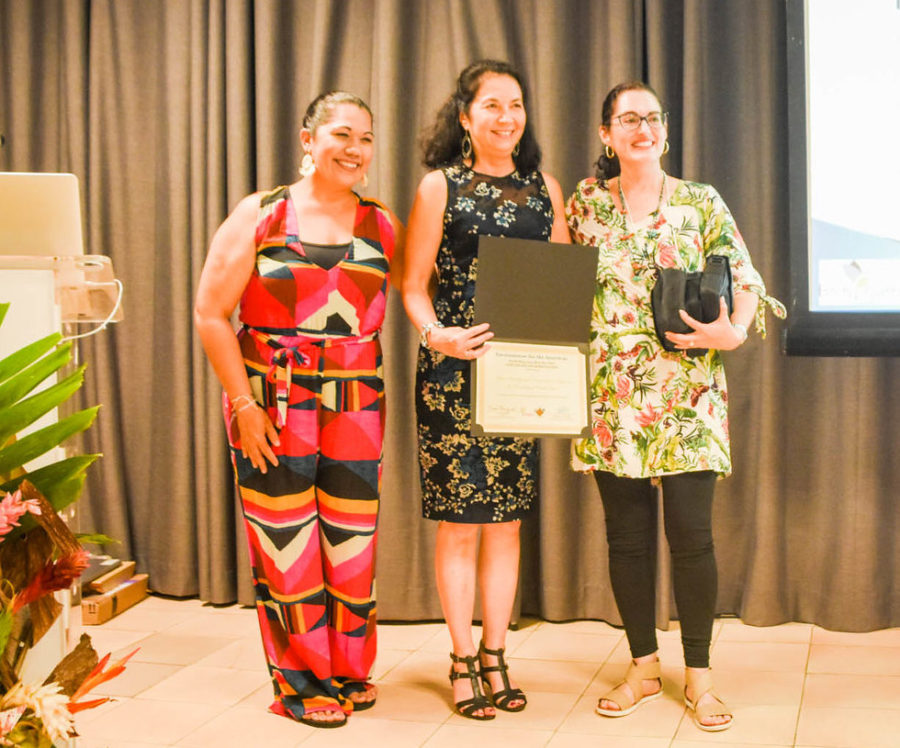 The Avian Ecology and Conservation Project, led by Adrianne Tossas, receives recognition and a token of gratitude for organizing wonderful WMBD events and reporting back. (photo by Mark Yokoyama)