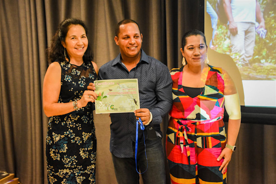 Hector Andujar accepts the Educators' Award for Grupo Jaragua. (photo by Mark Yokoyama)